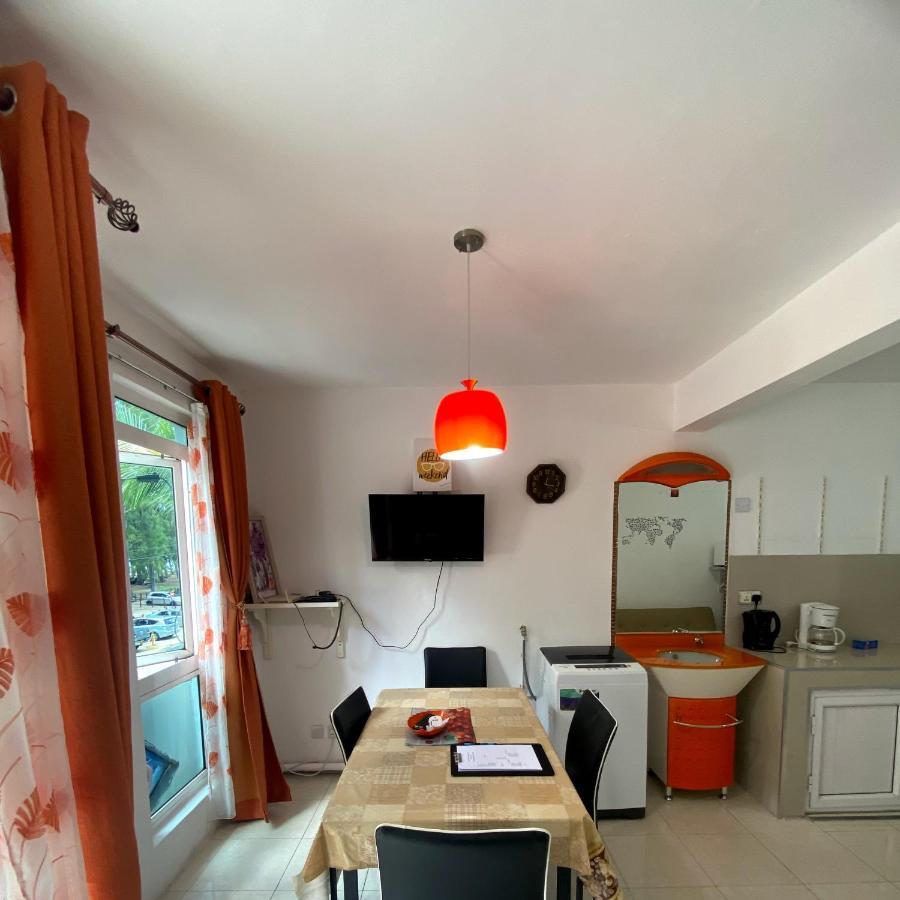Sea Front 2 Bedrooms Apartment Flic-en-Flacq 外观 照片